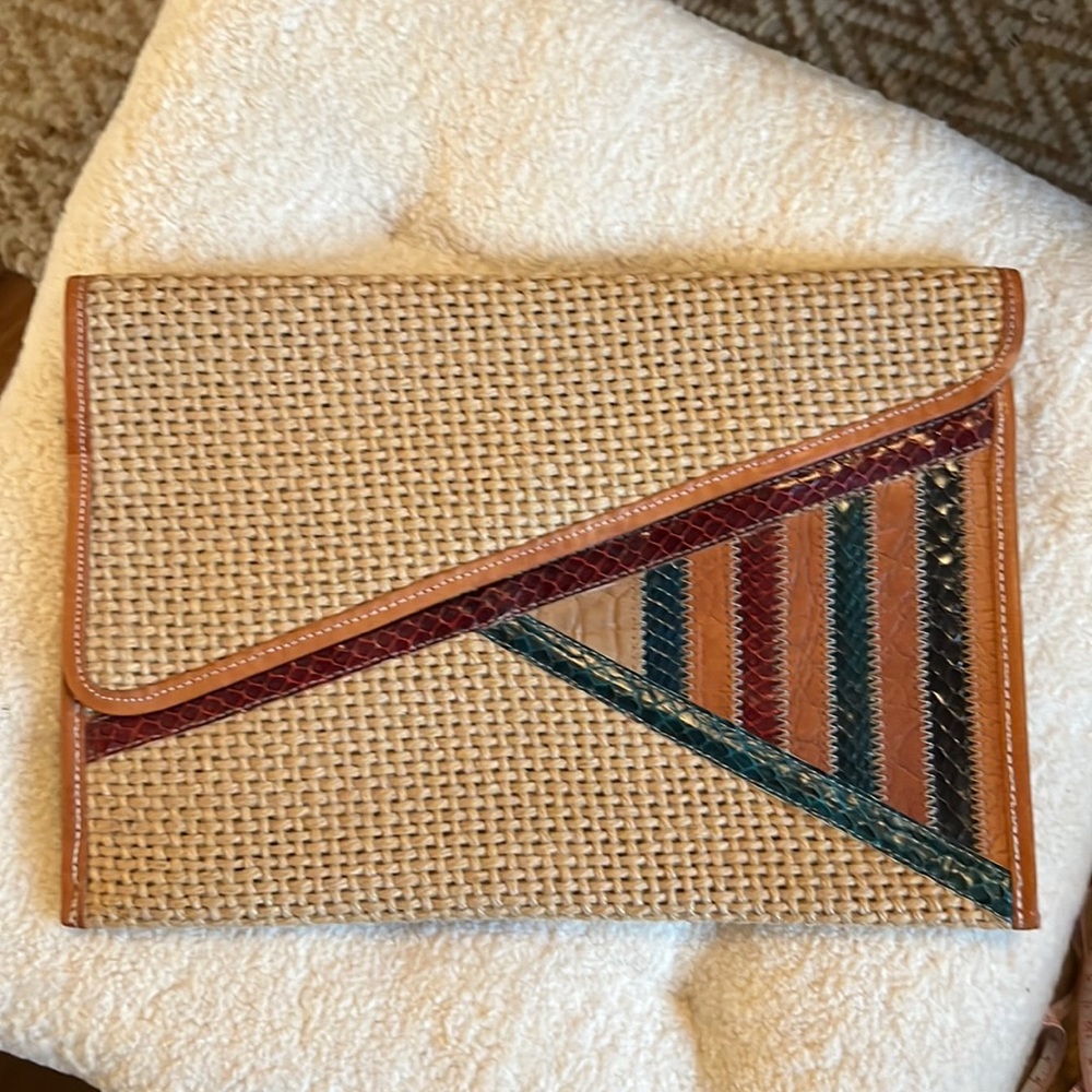 Vintage Etra/33 East woven clutch